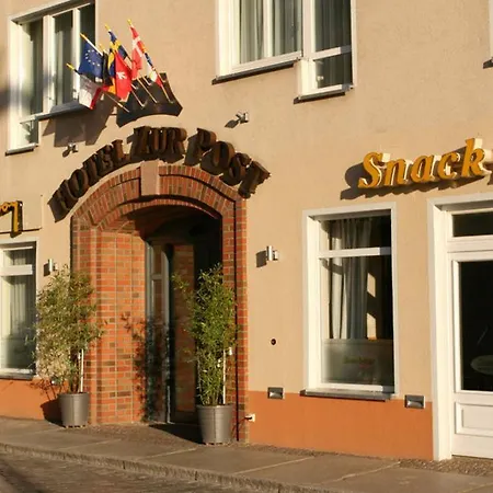 Altstadt Zur Post 호텔 슈트랄준트